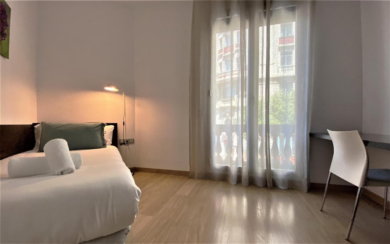 Fisa Rentals Gran Via Apartments Barcelona Exterior photo