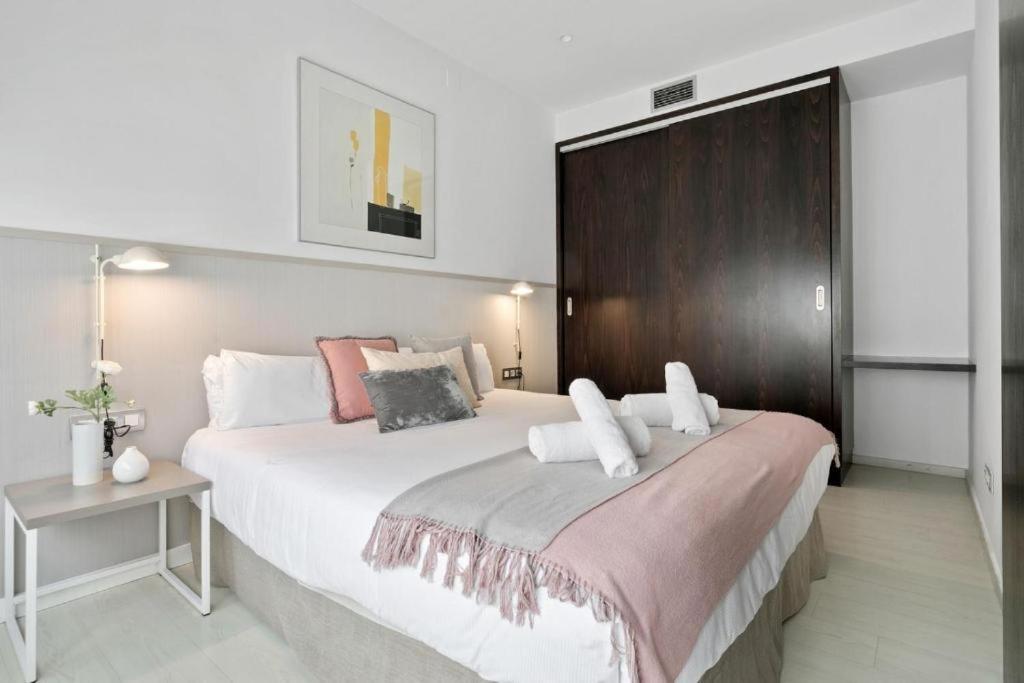 Fisa Rentals Gran Via Apartments Barcelona Exterior photo