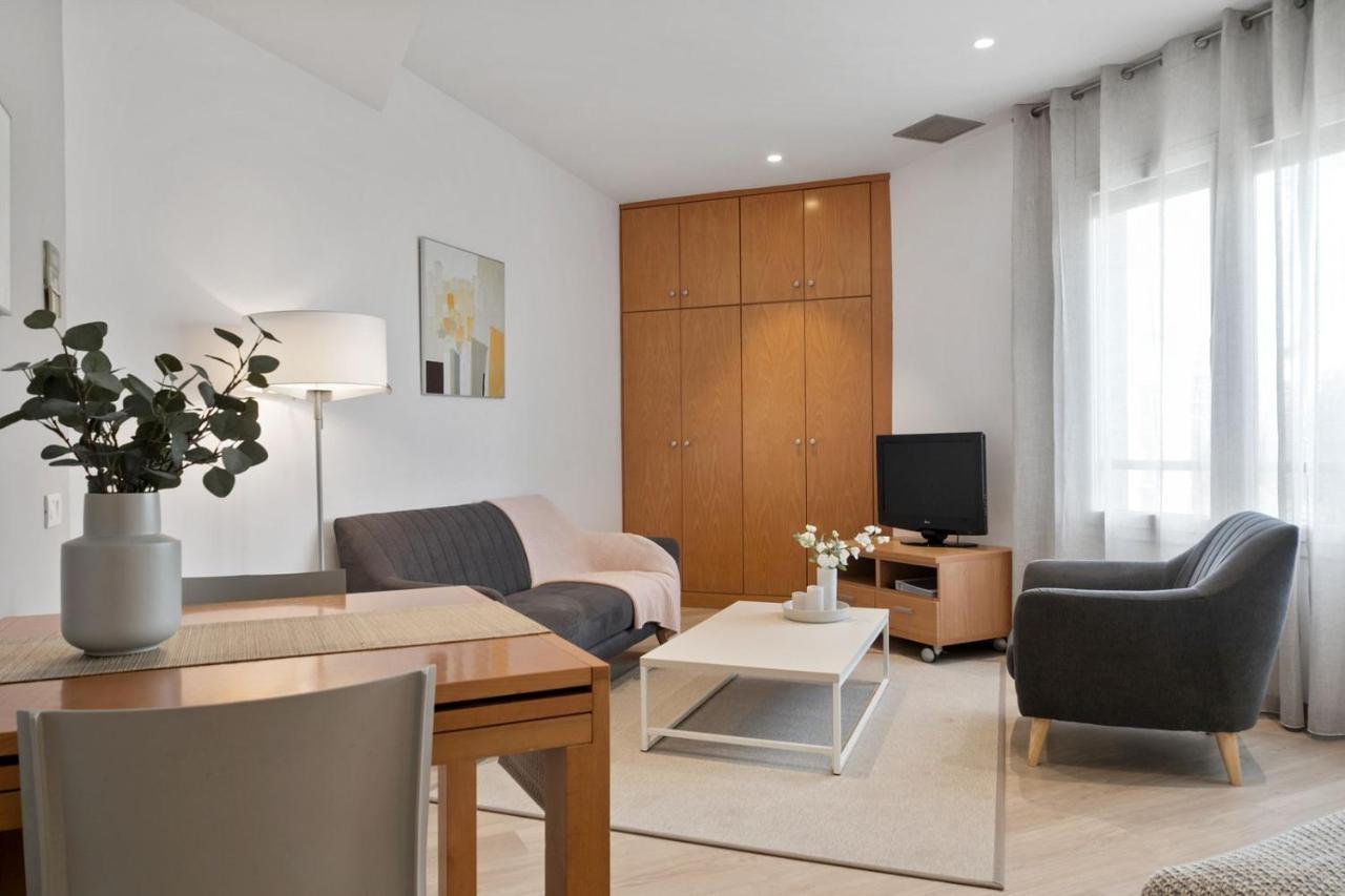 Fisa Rentals Gran Via Apartments Barcelona Exterior photo