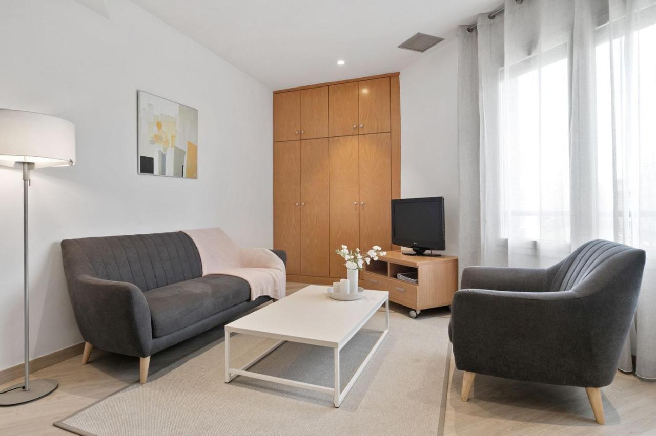 Fisa Rentals Gran Via Apartments Barcelona Exterior photo
