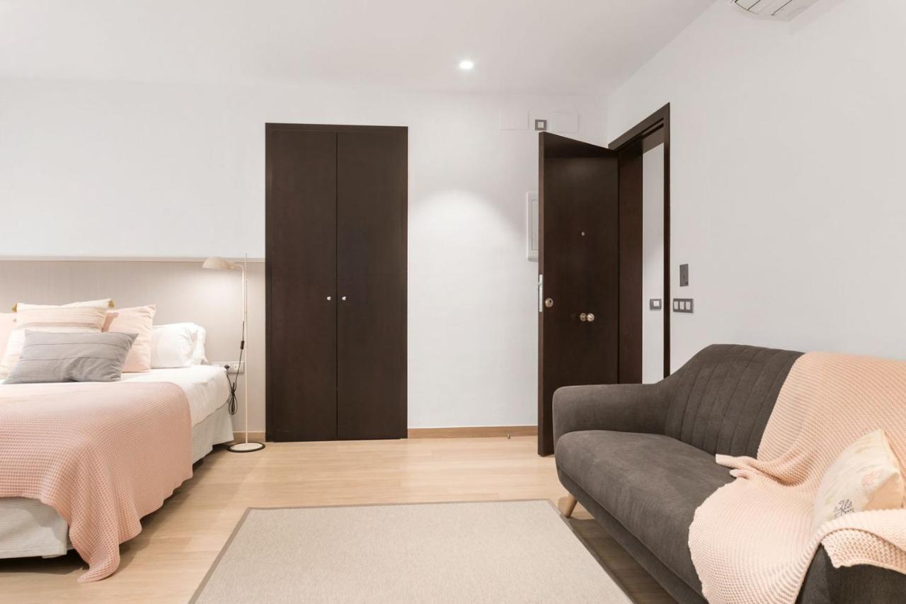 Fisa Rentals Gran Via Apartments Barcelona Exterior photo